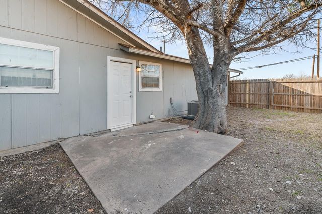410 Thorndale A, Taylor, TX 76574