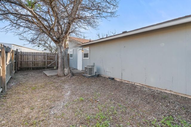 410 Thorndale A, Taylor, TX 76574