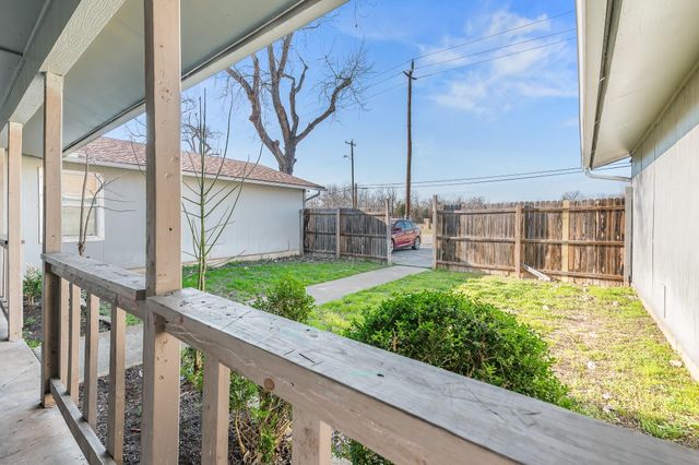 410 Thorndale A, Taylor, TX 76574