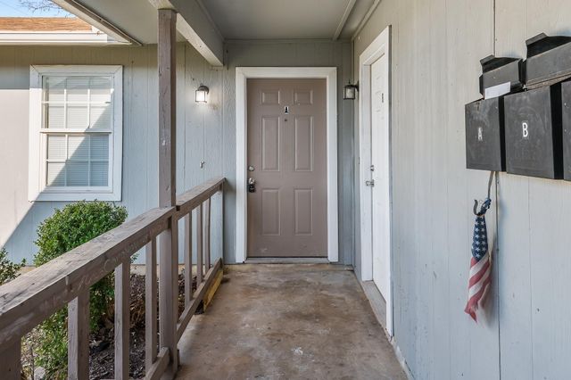 410 Thorndale A, Taylor, TX 76574