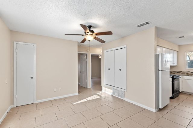 410 Thorndale A, Taylor, TX 76574