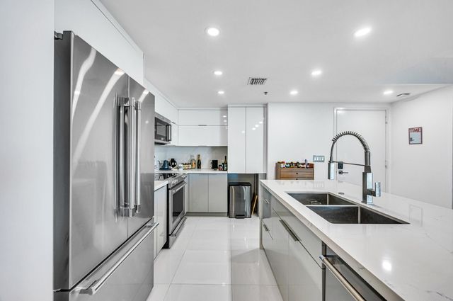 665 NE 25th Street 1001, Miami, FL 33137