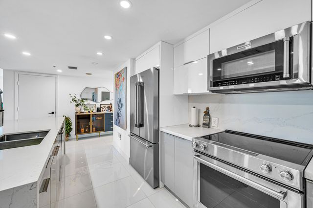 665 NE 25th Street 1001, Miami, FL 33137