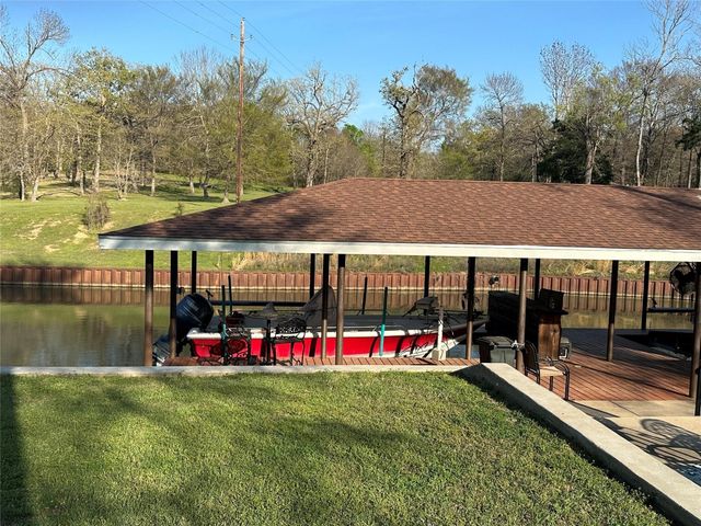 106 Stonewall Drive, Streetman, TX 75859