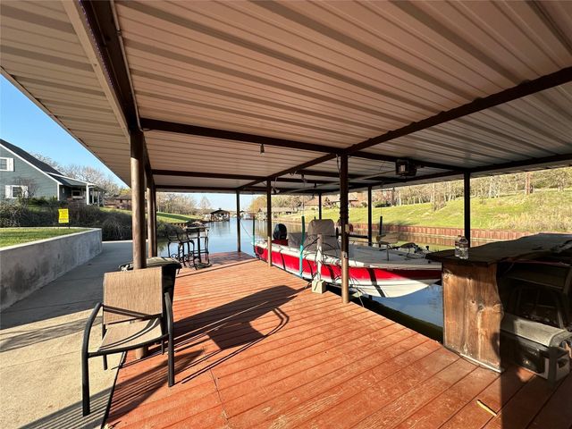 106 Stonewall Drive, Streetman, TX 75859