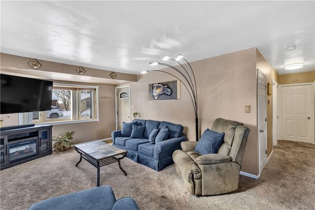 422 Dunbar Dr., Wilkins Twp, PA 15235