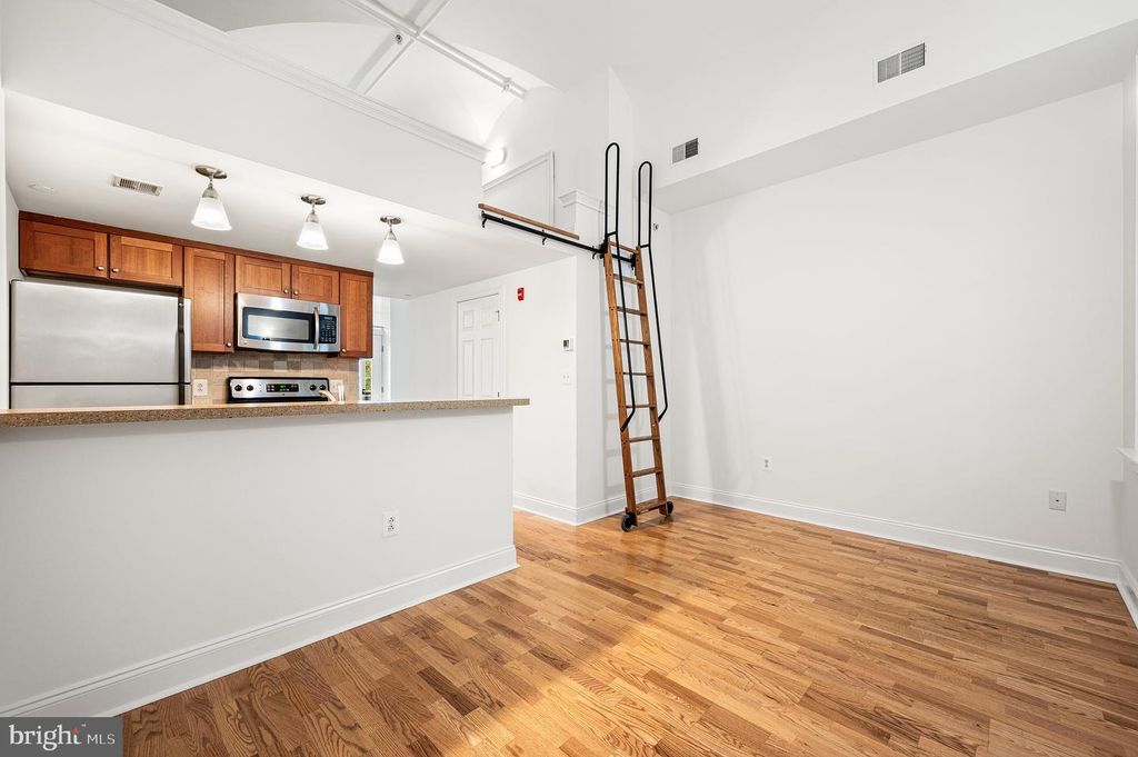 1 ACADEMY CIR #221, PHILADELPHIA, PA 19146 — photo 4
