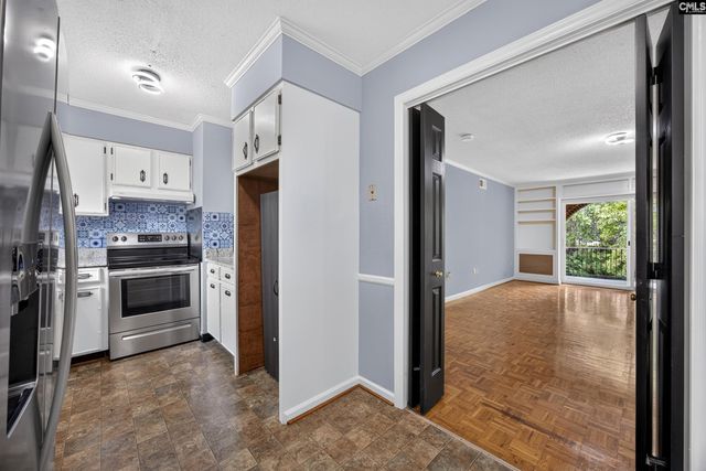 5516 LAKESHORE Drive 604, Columbia, SC 29206