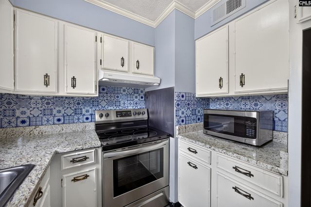 5516 LAKESHORE Drive 604, Columbia, SC 29206