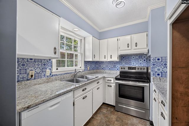 5516 LAKESHORE Drive 604, Columbia, SC 29206
