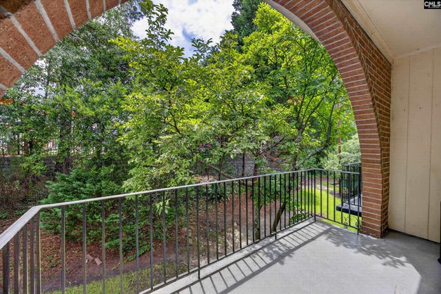 5516 LAKESHORE Drive 604, Columbia, SC 29206