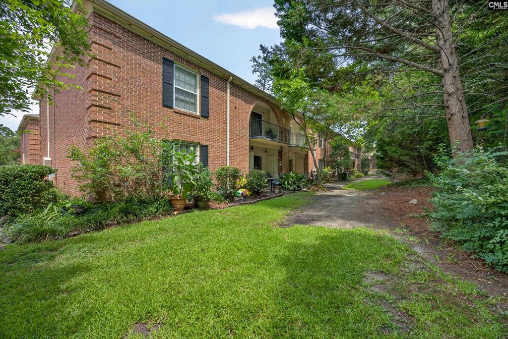 5516 LAKESHORE Drive 604, Columbia, SC 29206