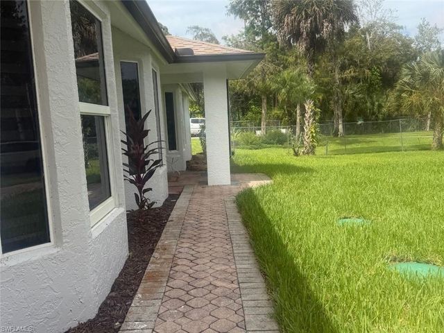 510 12th AVE NW, Naples, FL 34120