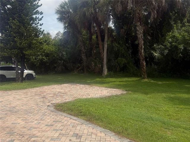 510 12th AVE NW, Naples, FL 34120