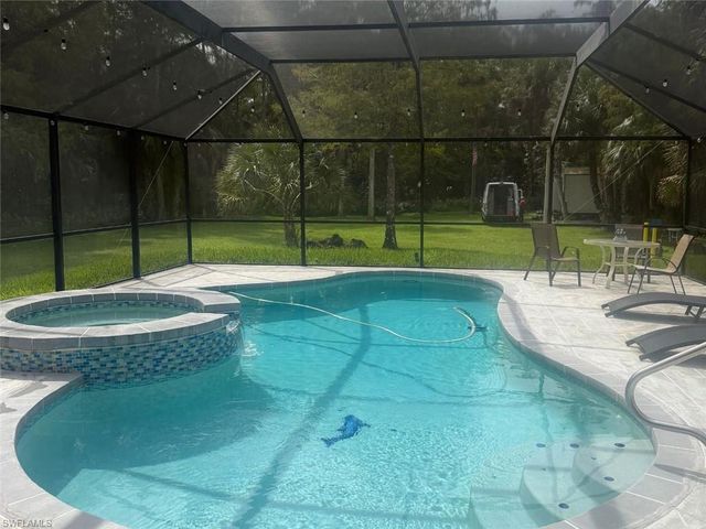 510 12th AVE NW, Naples, FL 34120