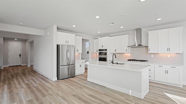 305 Outlooker Ct, Lincoln, CA 95648