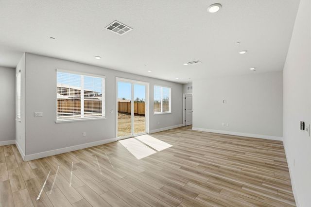 305 Outlooker Ct, Lincoln, CA 95648