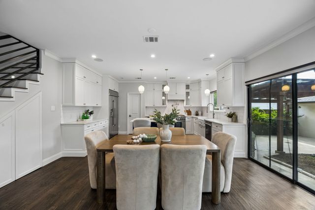 9847 Ontario Lane, Dallas, TX 75220