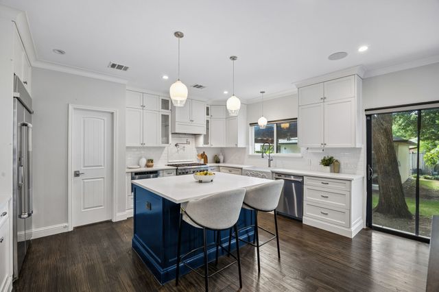 9847 Ontario Lane, Dallas, TX 75220