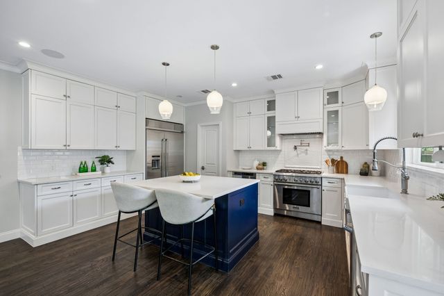 9847 Ontario Lane, Dallas, TX 75220