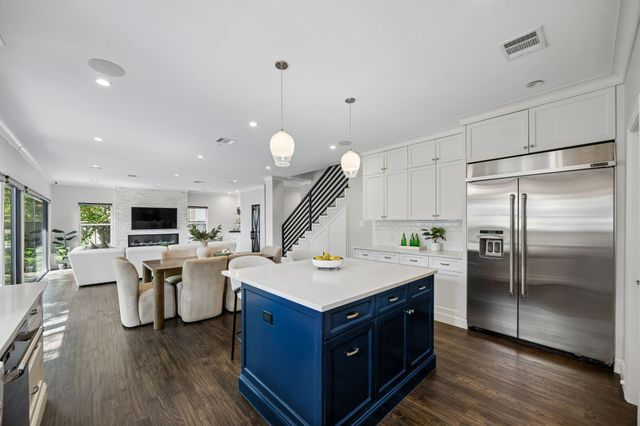 9847 Ontario Lane, Dallas, TX 75220