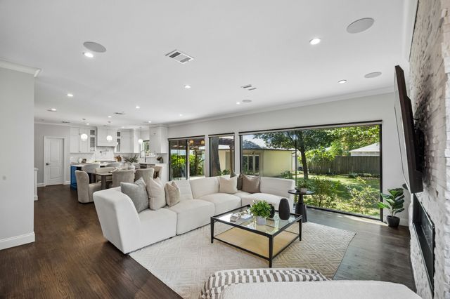 9847 Ontario Lane, Dallas, TX 75220
