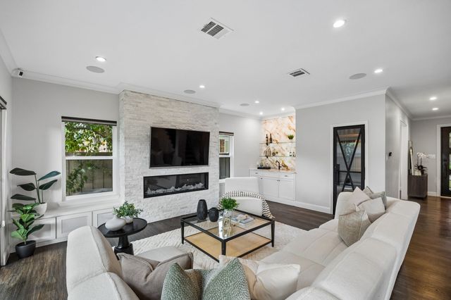 9847 Ontario Lane, Dallas, TX 75220