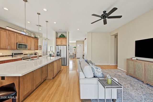 16822 S 1st Avenue, Phoenix, AZ 85045