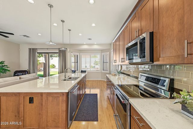 16822 S 1st Avenue, Phoenix, AZ 85045