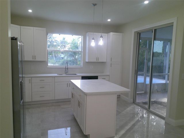 19250 NW 22nd St, Pembroke Pines, FL 33029