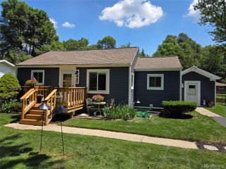 445 Clark Road, Highland Charter Township, MI 48357