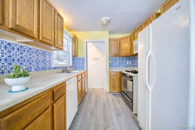 16635 Macarthur, Redford Charter Township, MI 48240