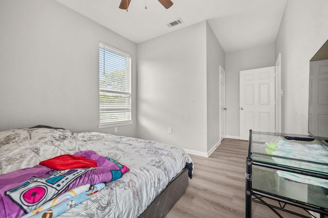 8534 Woodlyn Road, Houston, TX 77028