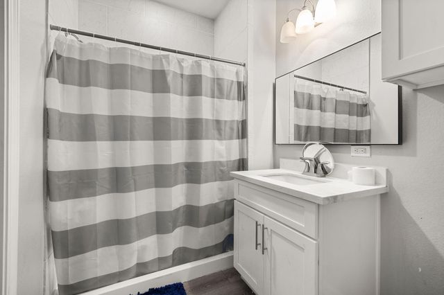 8534 Woodlyn Road, Houston, TX 77028