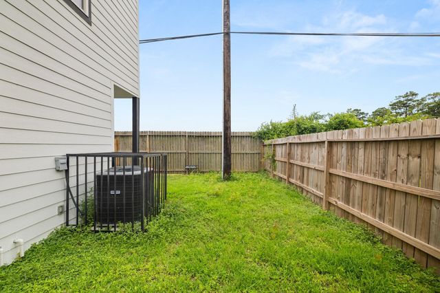 8534 Woodlyn Road, Houston, TX 77028