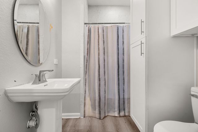 8534 Woodlyn Road, Houston, TX 77028