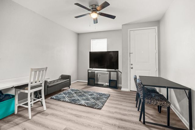 8534 Woodlyn Road, Houston, TX 77028