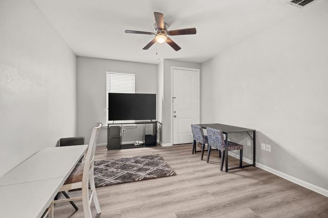 8534 Woodlyn Road, Houston, TX 77028