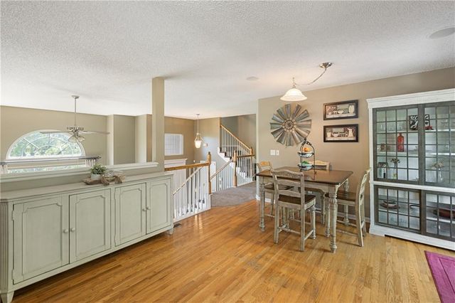 7100 Woodland Drive, Shawnee, KS 66218