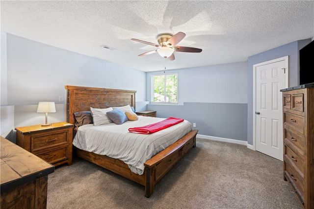 7100 Woodland Drive, Shawnee, KS 66218