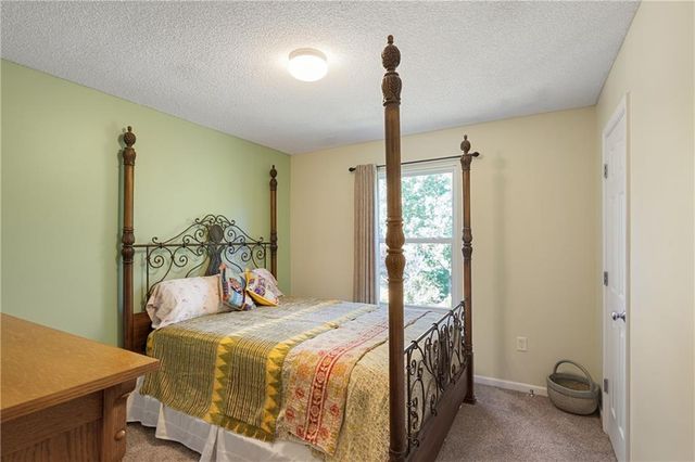 7100 Woodland Drive, Shawnee, KS 66218
