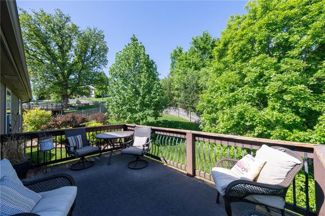 7100 Woodland Drive, Shawnee, KS 66218