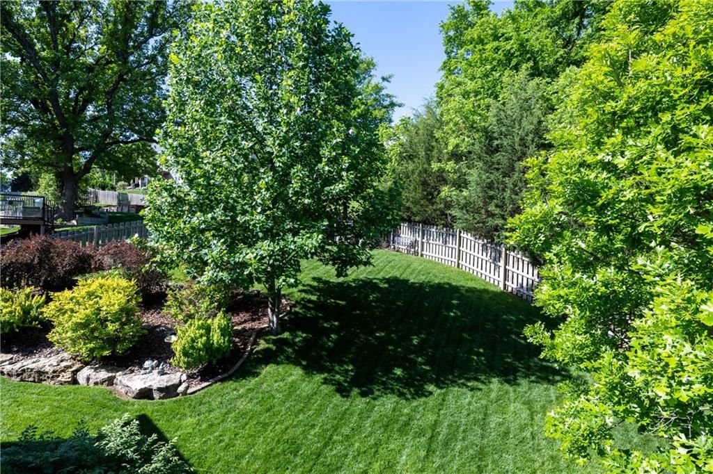 7100 Woodland Drive, Shawnee, KS 66218
