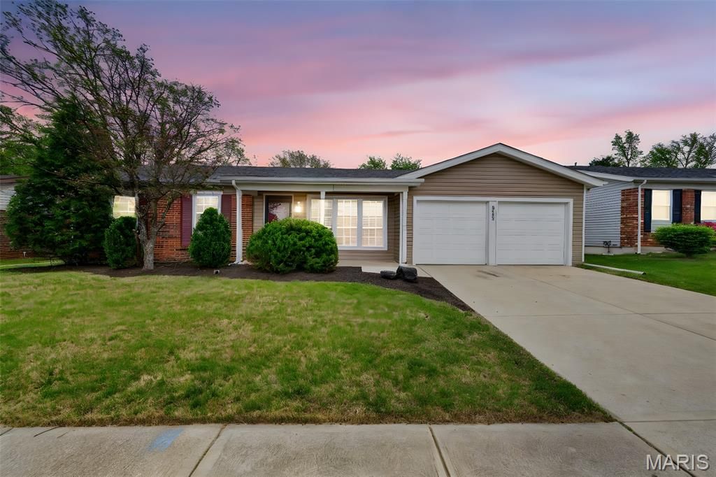 5442 Alnwick Drive, Unincorporated, MO 63129
