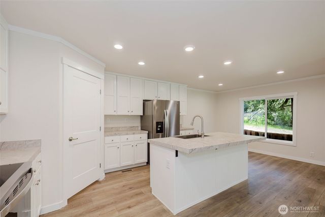 401 E Trails End Drive, Belfair, WA 98528