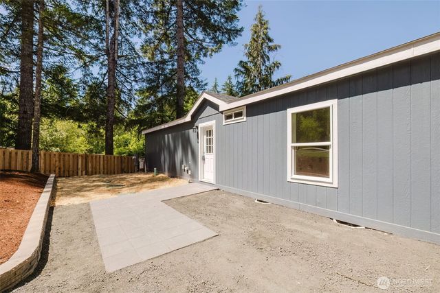 401 E Trails End Drive, Belfair, WA 98528
