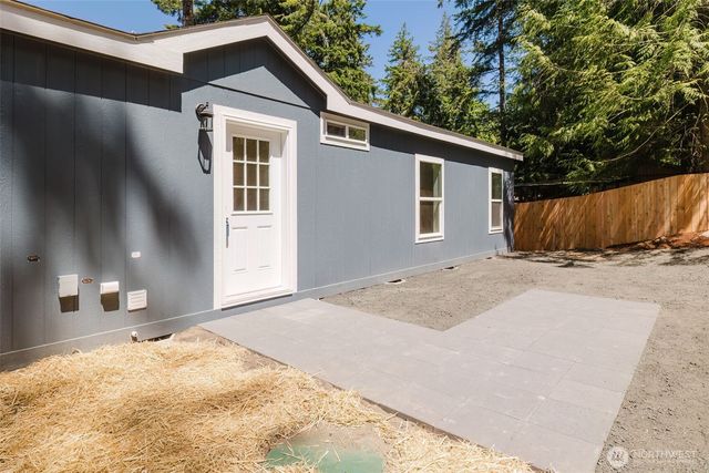 401 E Trails End Drive, Belfair, WA 98528