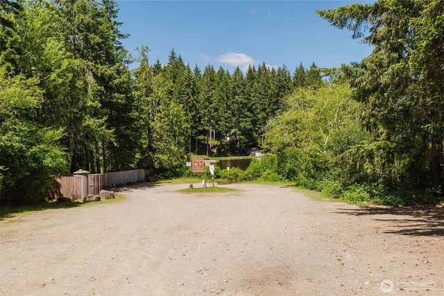 401 E Trails End Drive, Belfair, WA 98528