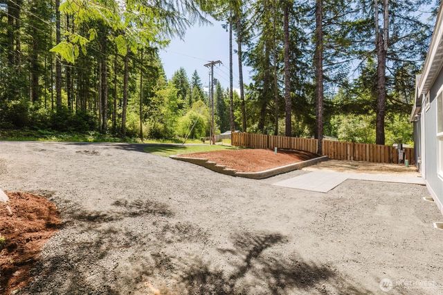 401 E Trails End Drive, Belfair, WA 98528