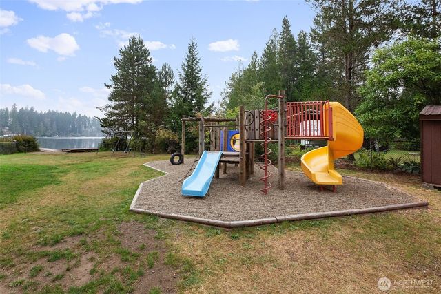 401 E Trails End Drive, Belfair, WA 98528